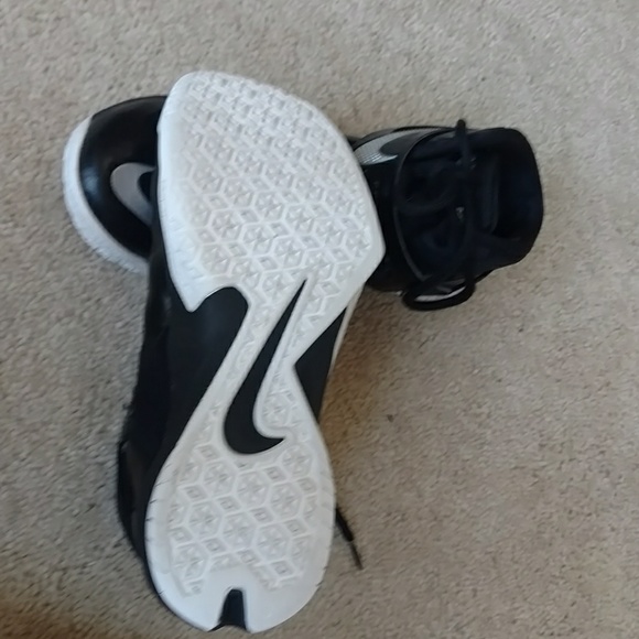 Lebron soilder 8 women's size 9 - Picture 6 of 8